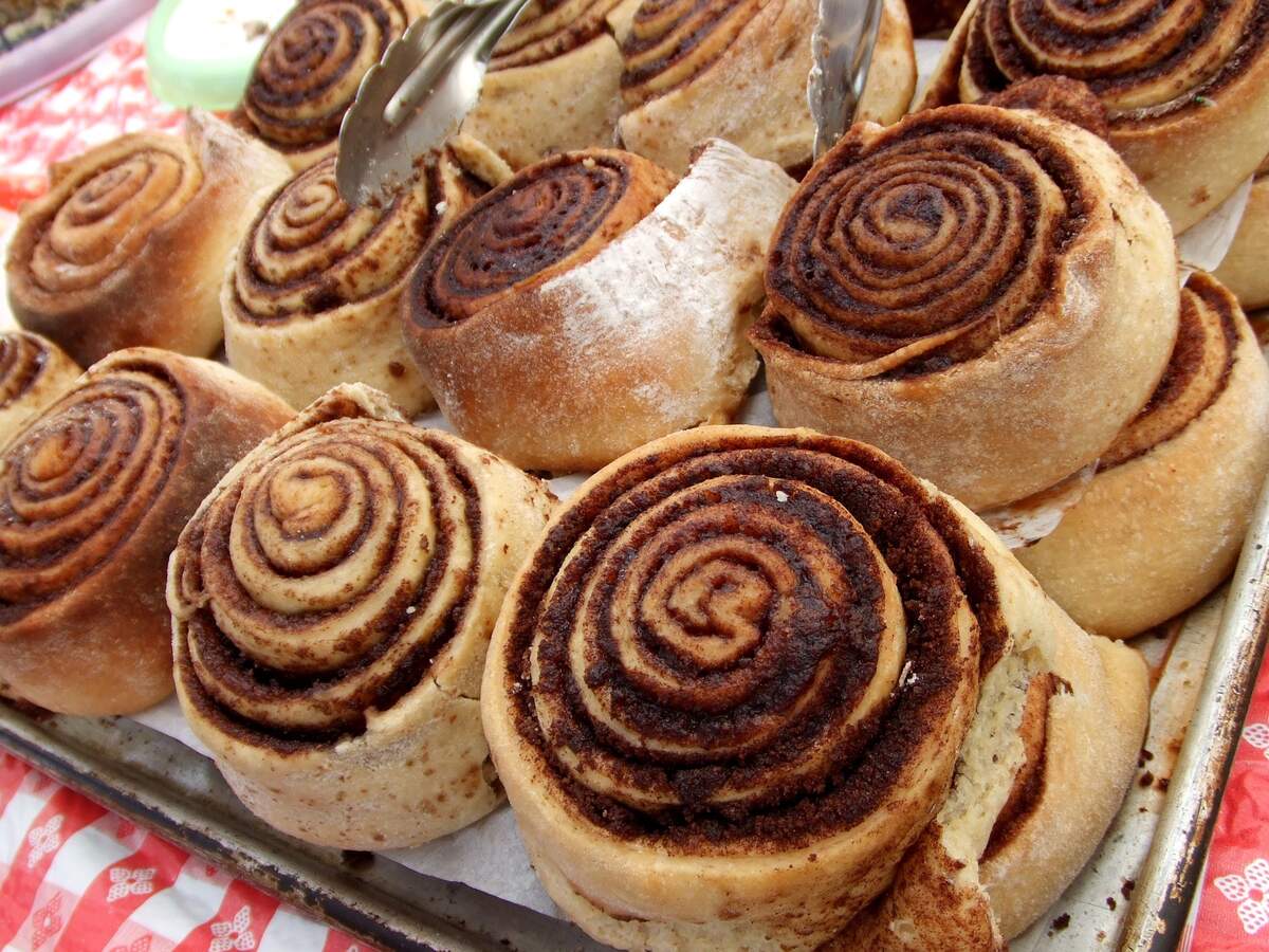 Celebrate #NationalCoffeeDay with @erinnobrienn's Cinnamon Roll